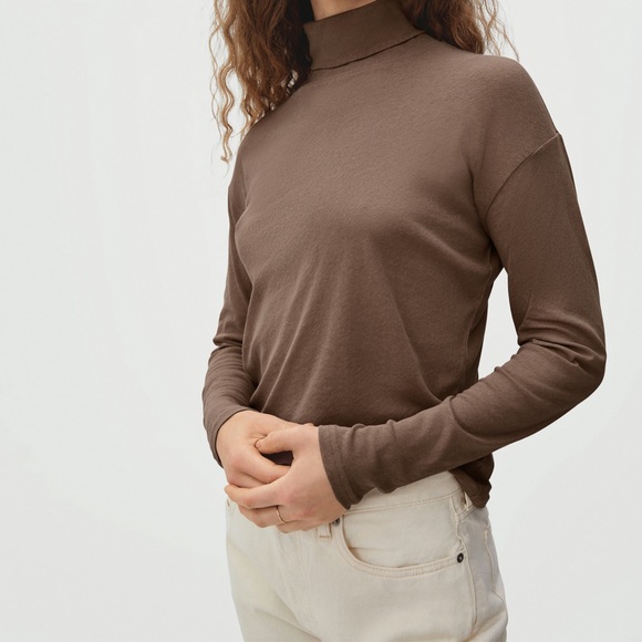 Everlane The Organic Cotton Tissue Turtleneck - Picture 3 of 4